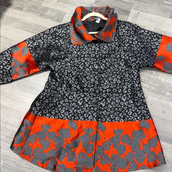 Black & Red Patterned Button-Up Jacket - Picture 2 of 8